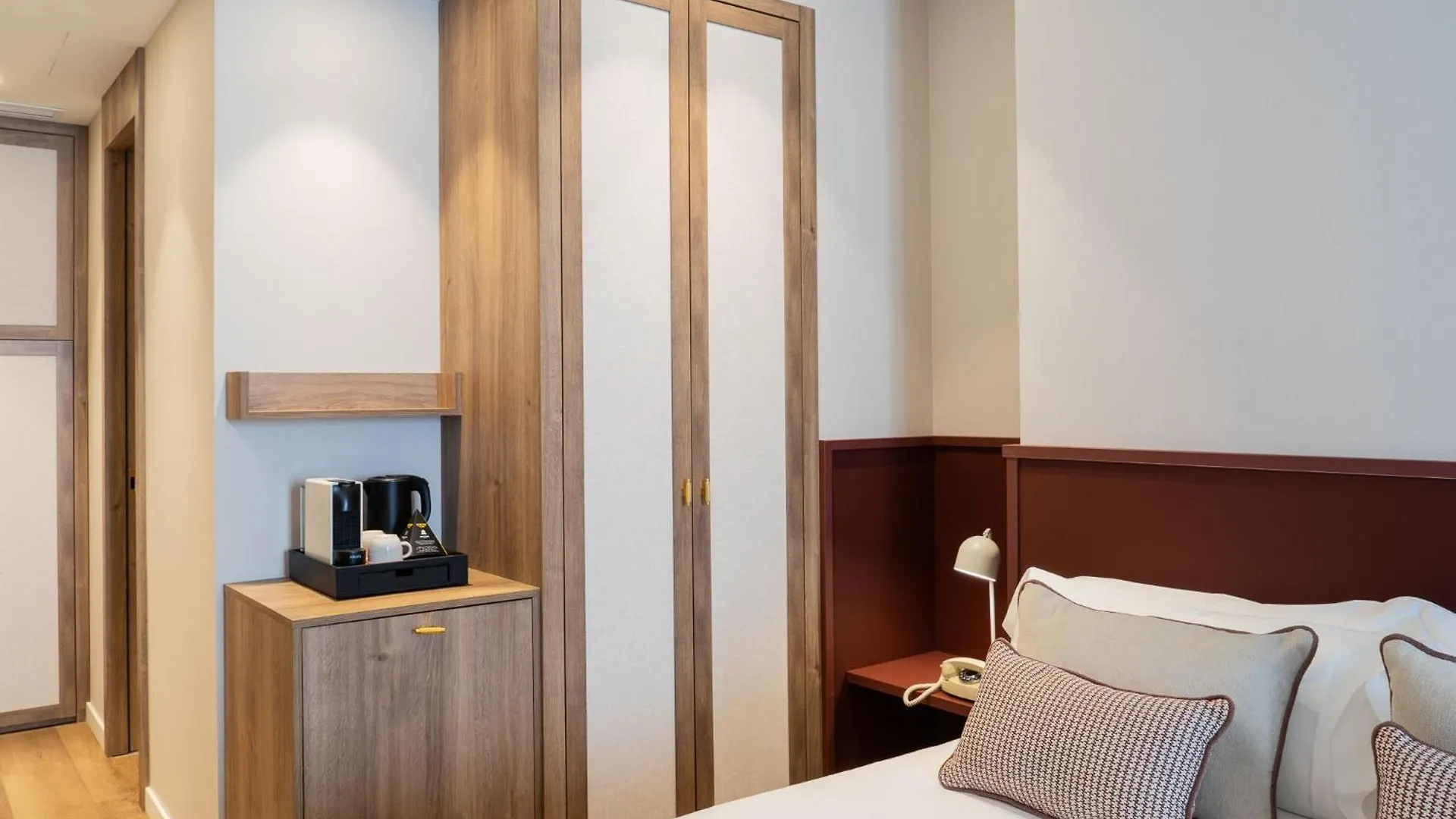 Hotel Well And Come Malaga