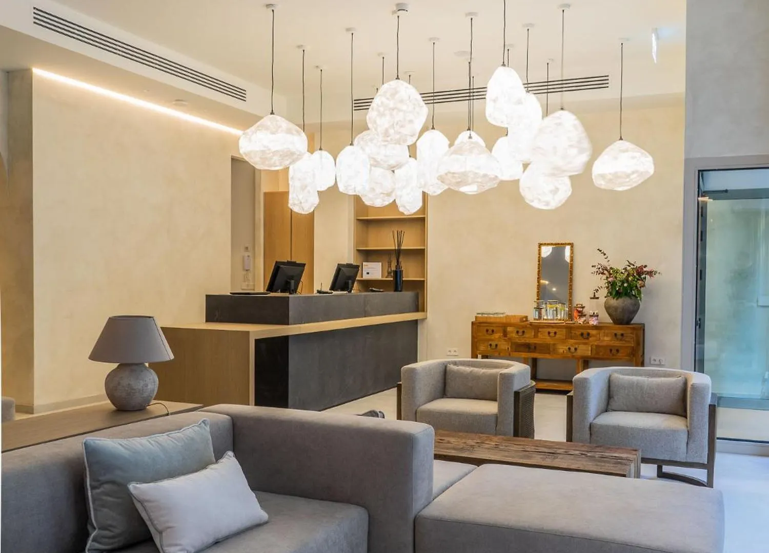 Hotel Well And Come Malaga