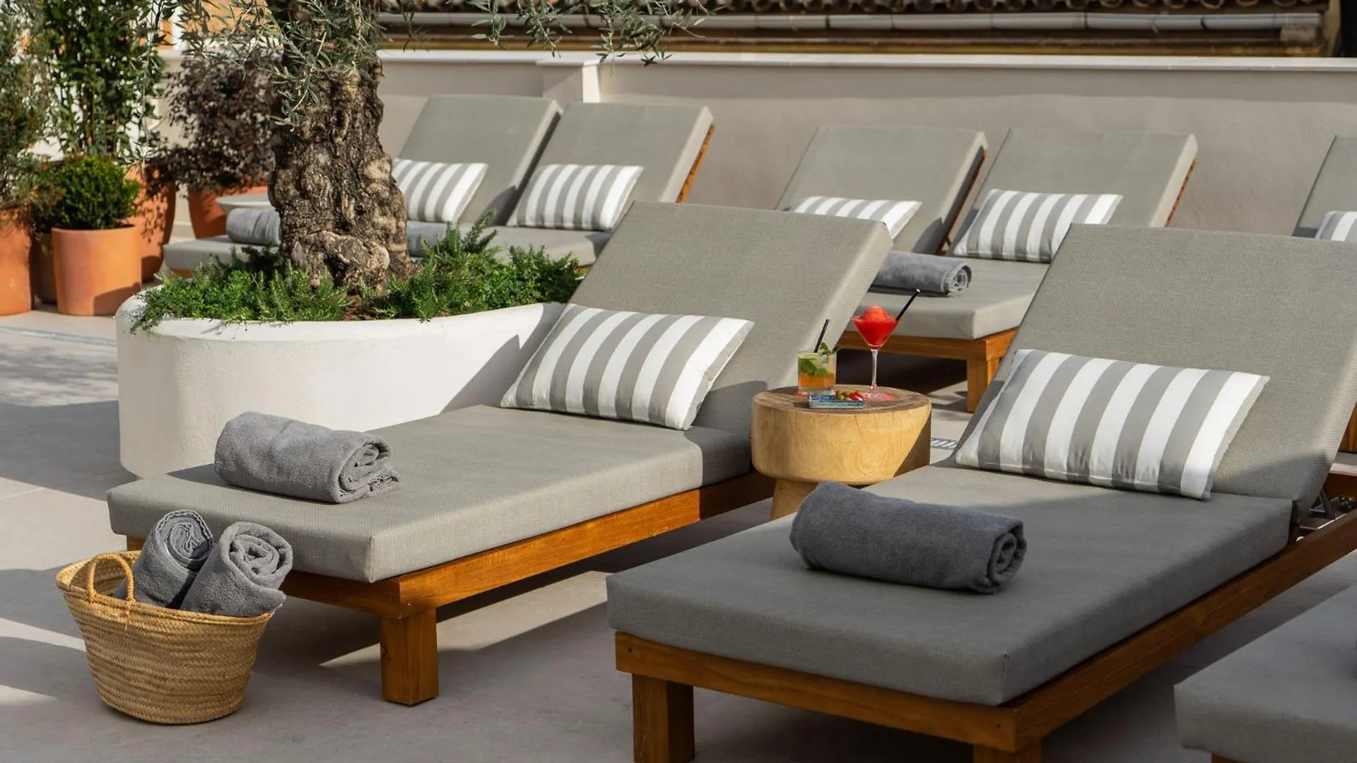 Hotel Well And Come Malaga